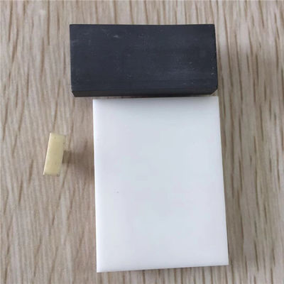 Lleve la placa de cerámica 1780C 1800C del alúmina de la resistencia 3.9g/Cm3